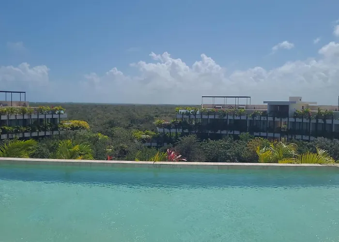 Luxury Jungle Loft, 7 Pools, Rooftop Panoramic View, Beach Shuttle, Fast Wifi
